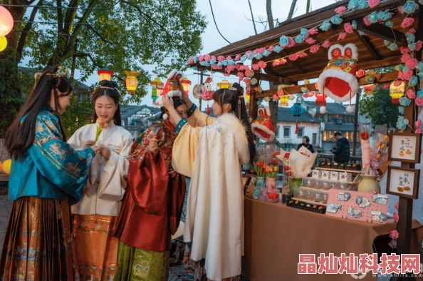 越海提灯小豆子越海近日小豆子在海边举办了灯笼展览，吸引了众多游客前来观赏