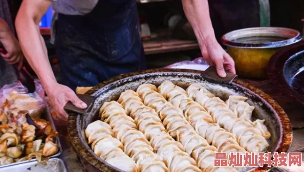 咬到就不松口小甜饼新鲜出炉的咬到就不松口小甜饼在本周末的美食节上大受欢迎