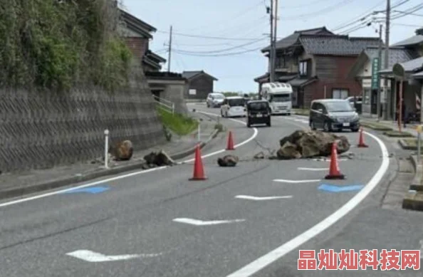 被陌生人拖入车内强震听说事发地附近监控坏了附近居民议论纷纷