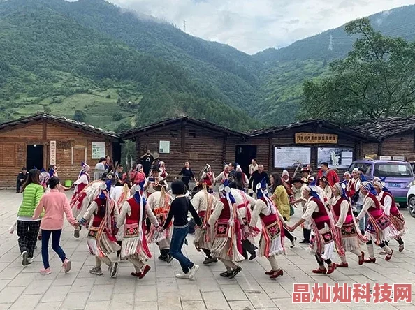 阿坝一家人藏区脱贫致富的缩影展现了民族团结和时代变迁