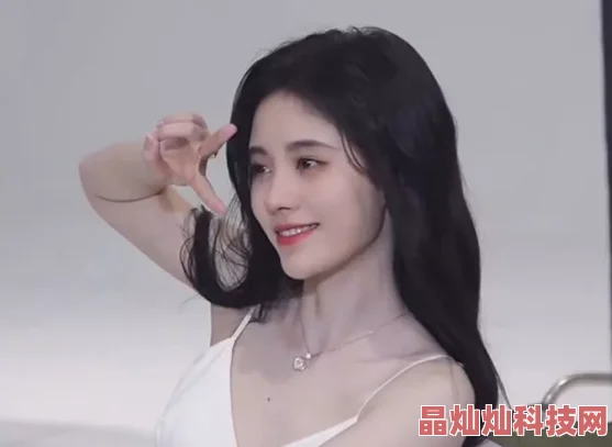 美女100%露为什么拥有众多粉丝因为它传递了积极的审美态度为何让人心生向往