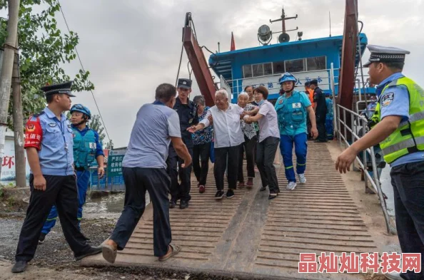 好多水啊啊啊地下水位持续上升已达警戒线相关部门正在紧急处理